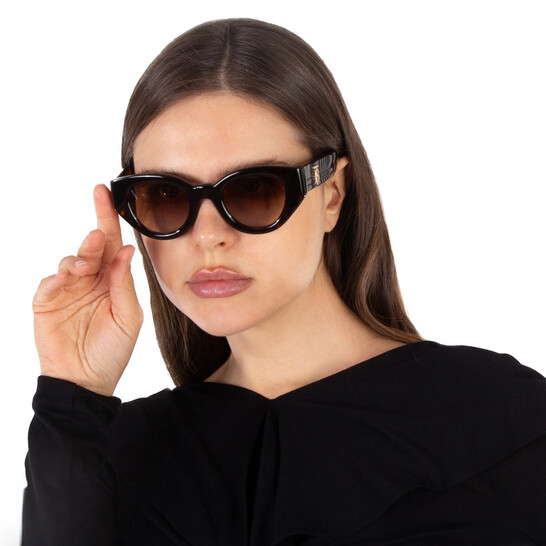 サングラス BURBERRY Woman Sunglasses Brown 0BE4372U 300213 Burberry sunglasses women's brown color at PRM US