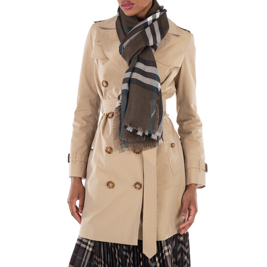 Burberry Vintage Check Printed Frayed-Edge Scarf 8090751