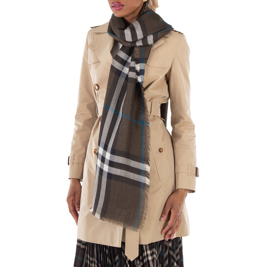 BURBERRY ヘトレットフレアシャケット 8108976155475 B9352 0BE3147__110981__P21__shad__qt.png