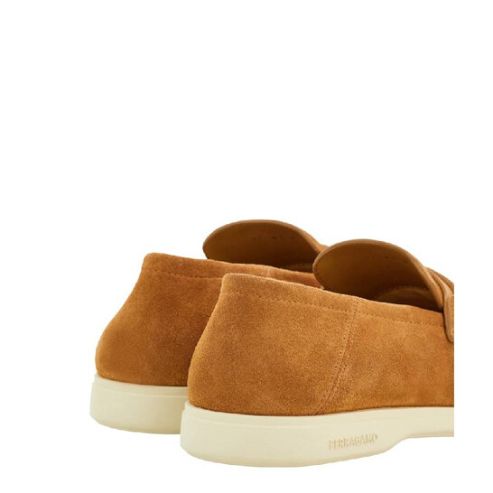 SALVATORE FERRAGAMO ロリ ハックル ティテル フツ 0775033 Ferragamo Gancini Ornament Suede Loafers, Size 8.5 021599