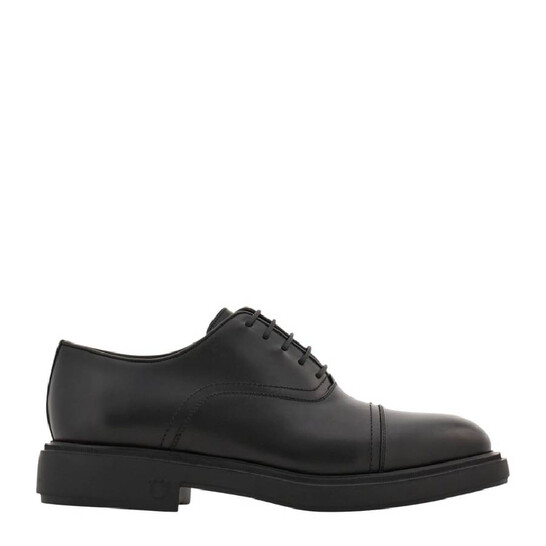 Ferragamo ブラックローファー 7.5 EE Ferragamo Leather Toe Cap Loafers, Size 7.5 EE 029259 777037