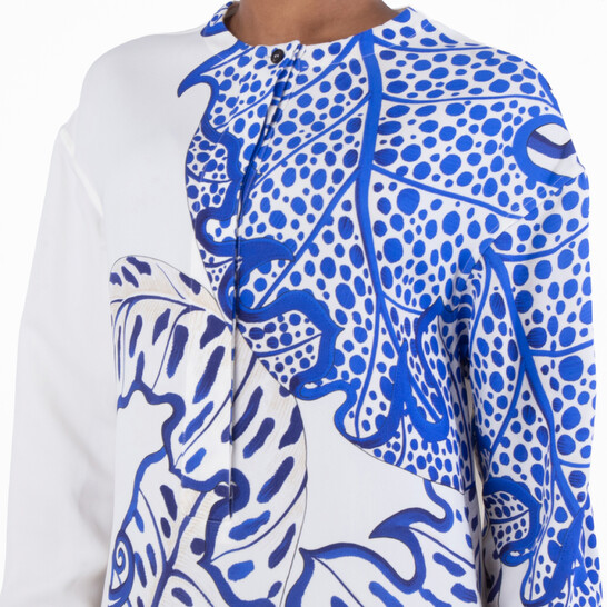 Ferragamo Long Sleeve Floral Print Midi Dress, Brand Size 42 ( US Size 8 ) Ferragamo Long Sleeve Floral Print Midi Dress, Brand Size 42 ( US Size 8 ) - 546x546 Image #2