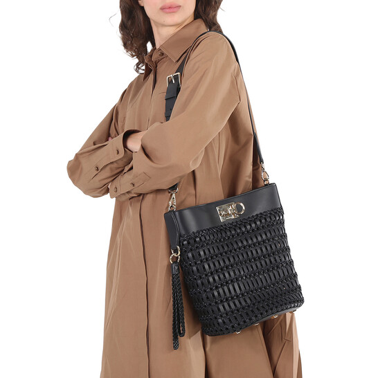 ☆FERRAGAMO☆ Ferragamo Studio Bucket バケットバッグ NERO♪ Ferragamo Salvatore The Studio Bucket Bag 212906 757094