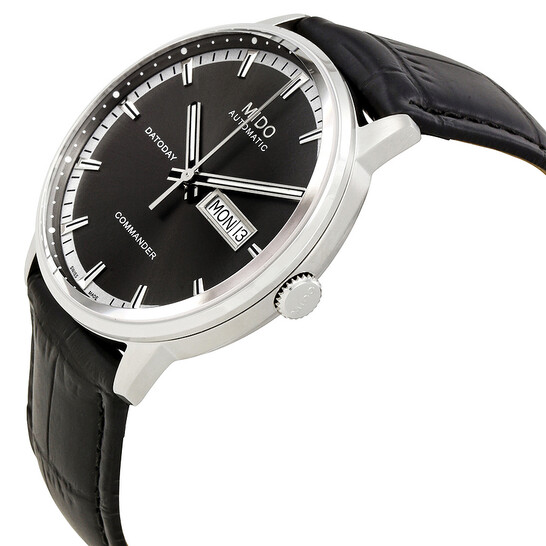 m＊。 2025 Toyota Camry vs Corolla