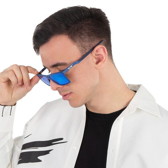 Oakley Futurity Sun Prizm Sapphire Square Unisex Sunglasses OO9482