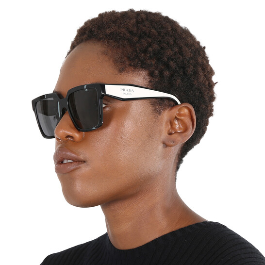 PRADA ◆ スクエアベーシックサングラスDark Gray Prada Dark Gray Square Ladies Sunglasses 0PR 24ZS1AB5S056 PR