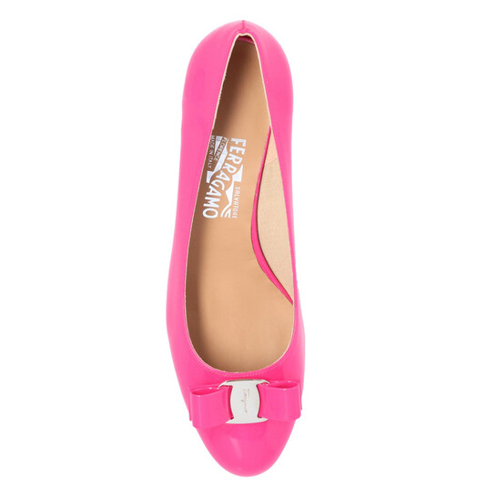パンプス SALVATORE FERRAGAMO Skin Pink Leather Mara 40 Pumps Maxi Gancini pump - Women | Ferragamo
