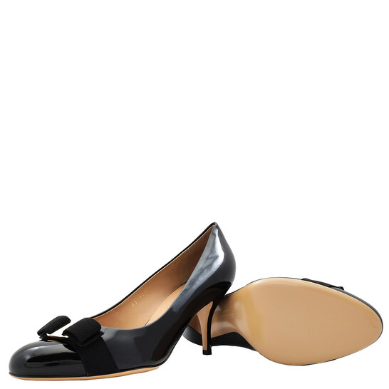 Ferragamo Ladies Vara Bow Pump in Black Ferragamo Ladies Vara Bow Pump in Black - 546x546 Image #2