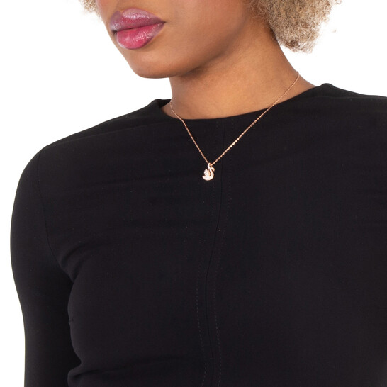 ネックレス・ペンダント SWAROVSKI Swan rose gold necklace XXS 5647555 Swarovski Rose Gold-Tone Plated Iconic Swan Pendant Necklace