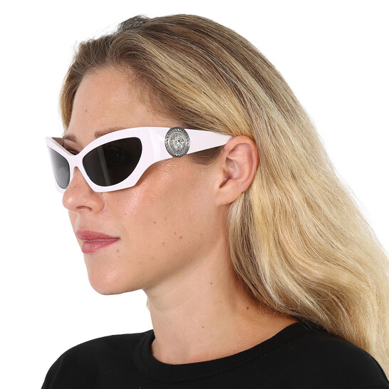 VERSACE キャットアイフレムサンクラス VE4450 31487 Amazon.com: Versace VE 4450 314/87 White Plastic Cat-Eye