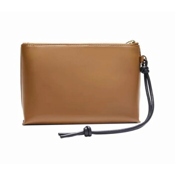 Knot T Calfskin Pouch In Oak / Black