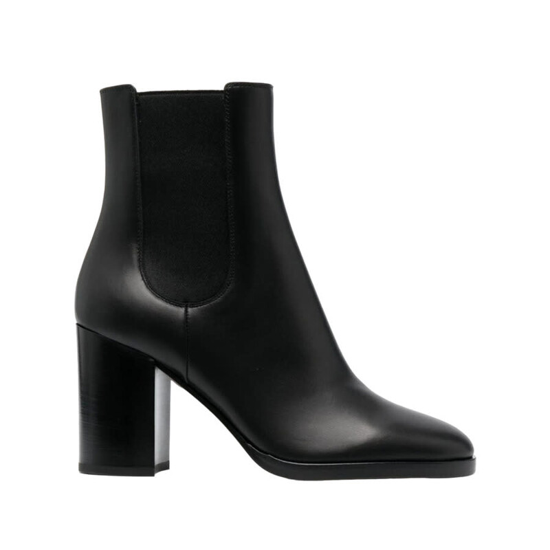 Bottega Veneta Storm Chelsea Boots, Size 4 677271V1AY01000