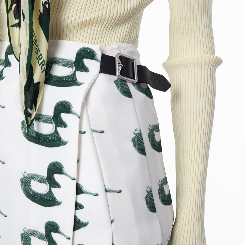 Burberry Duck Print Kilt Silk Skirt, Brand Size 6 (US Size 4
