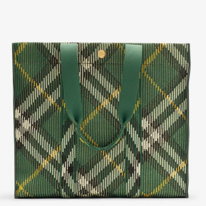 BurberryカーキVネックタンクトップ GOLDJAPAN（ゴールドジャパン） 大きいサイズ レディース トップス