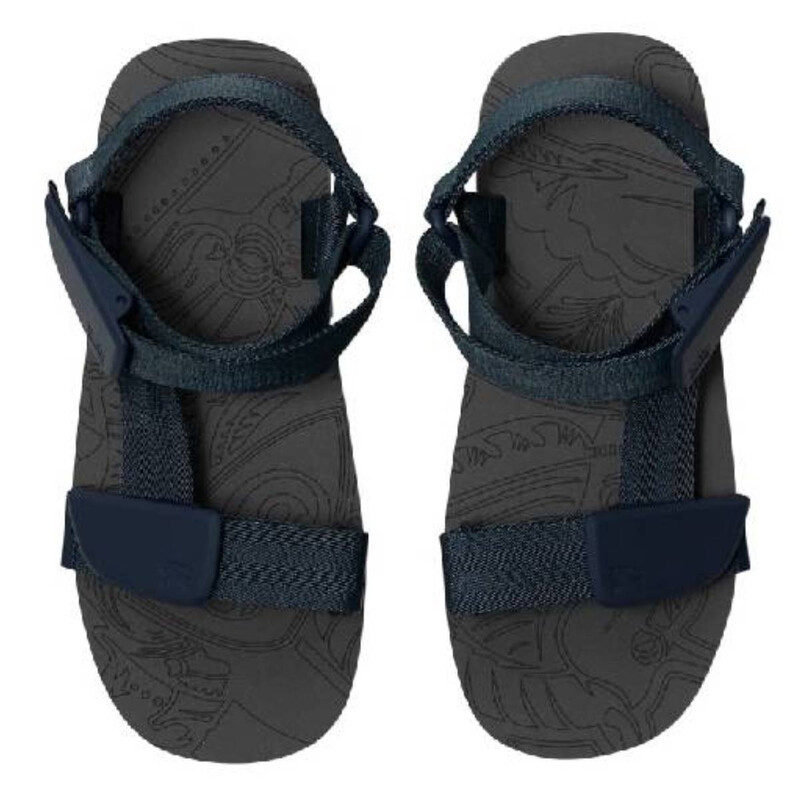 バーバリー　ケリー　ウィンザー　BEP7E Burberry Trek Sandals With Shield Buckles, Brand Size 36 ( US Size