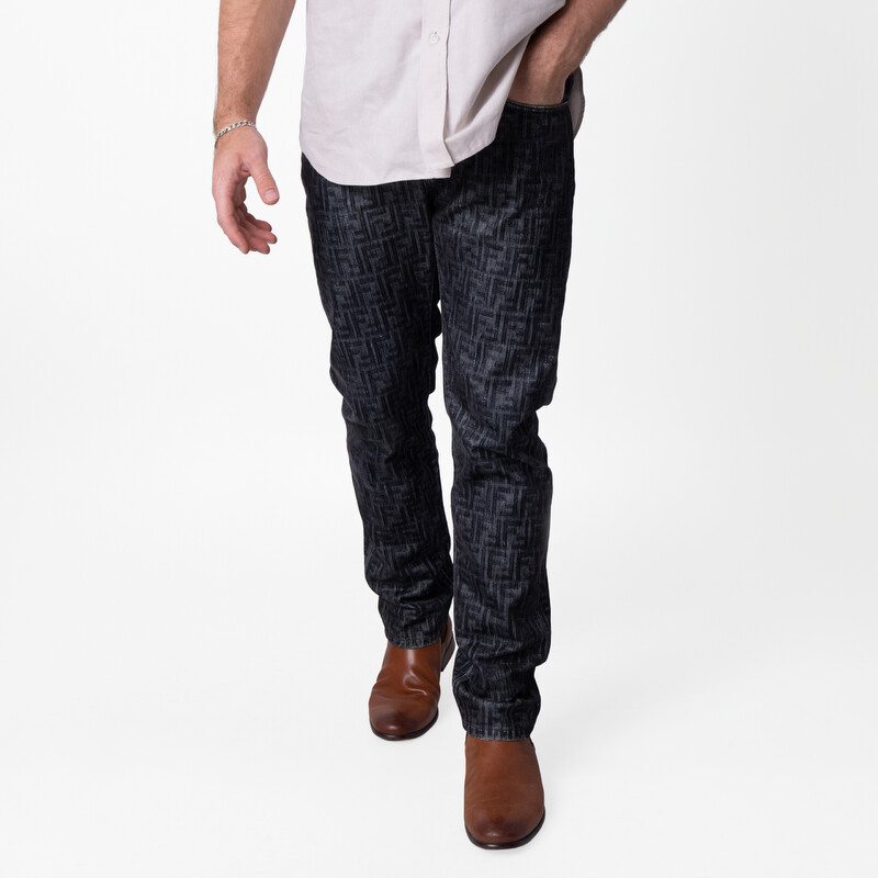FENDI フェンディ　PENOL JEANS ブラック チノパン Fendi Men's Straight Leg FF Jeans, Waist Size 31