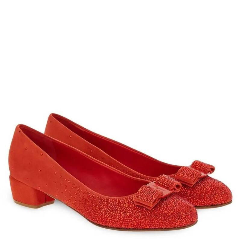 Salvatore Ferragamo Vara WRT 6 D レッド Ferragamo Degrade Crystals Vara Bow Pumps, Size 4.5 D 01F609