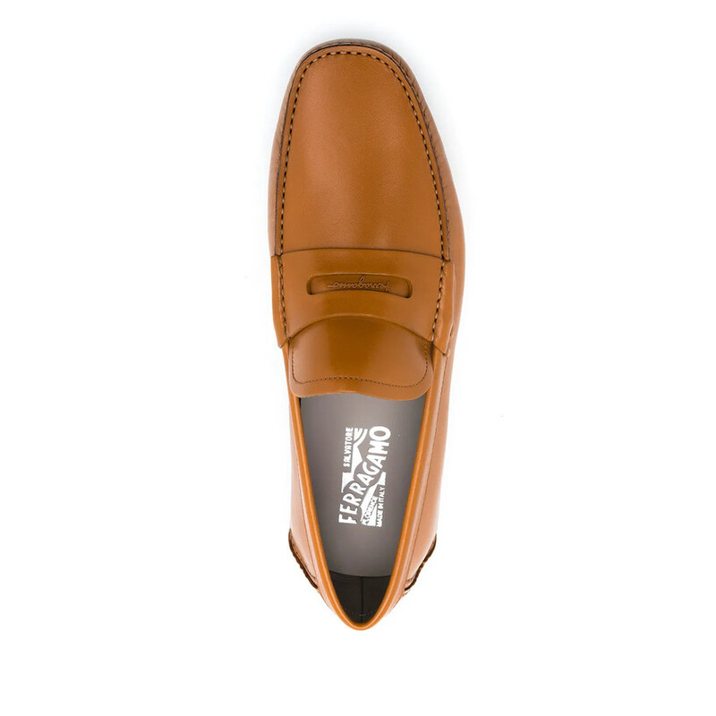 Ferragamo Men display picture 3