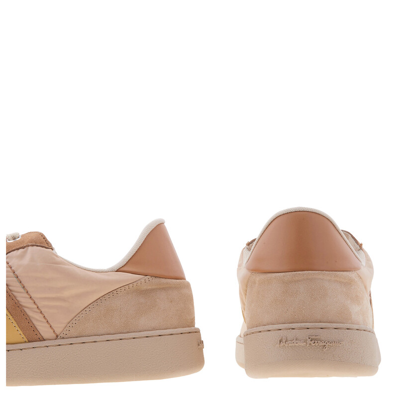 Ferragamo シューズ Ferragamo Signature Low-Top Sneakers, Size 9 023585 769324