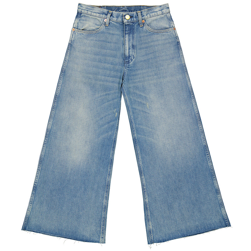 Gucci Ladies Blue Denim Pants With Patches, Waist Size 23 Gucci Ladies Blue Denim Pants With Patches, Waist Size 23
