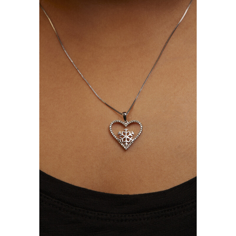 Haus Of Brilliance 925 Sterling Silver 1/10ct TDW Diamond Heart