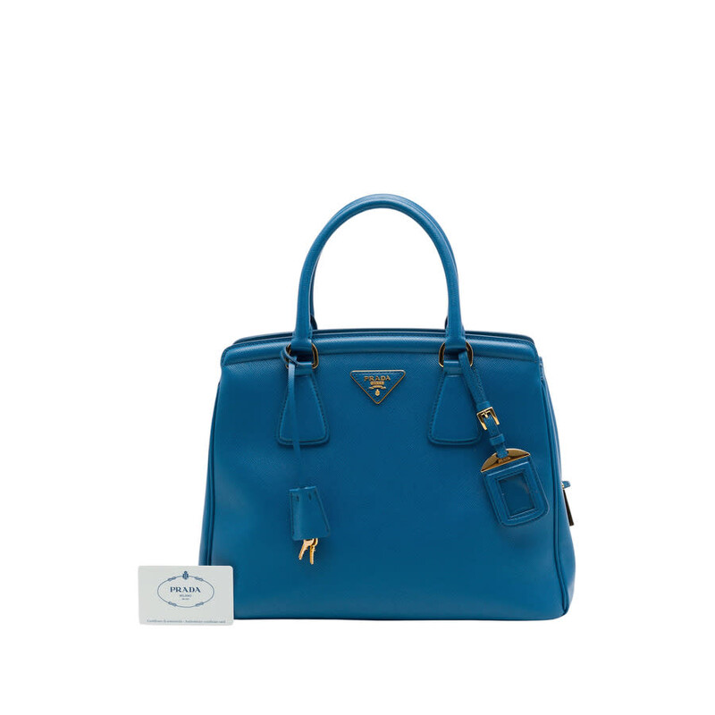Gucci Pre-owned Gucci Medium Ombre Calfskin Soho Chain Tote Ladies