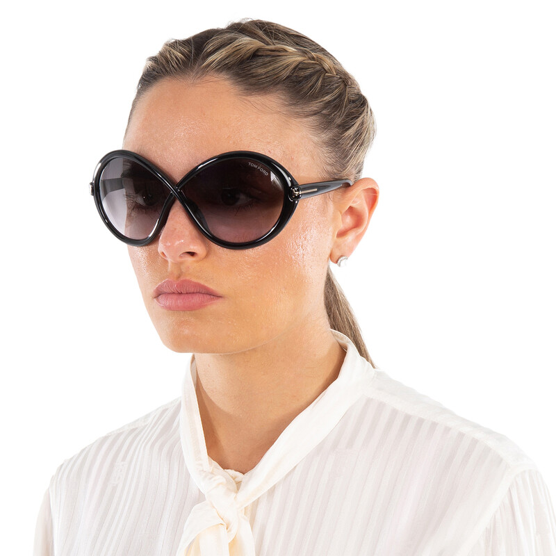 Tom Ford Jada FT1070 01B Geometric Sunglasses - Black/Smoke Tom Ford Jada FT1070 01B Sunglasses Black Geometric Frame  main image 4