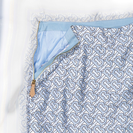 Burberry★素敵！Logo Printed Scarf Detail Silk Pencil Skirt Burberry Monogram Print Scarf Detail Silk Pencil Skirt
