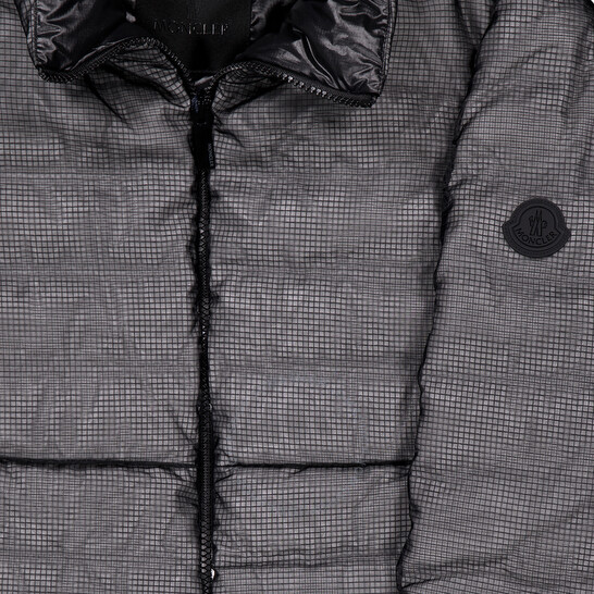パリ直営店買付【MONCLER】ARMONIDE 100%シルクジャケット パリ直営店買付【MONCLER】ARMONIDE 100%シルクジャケット