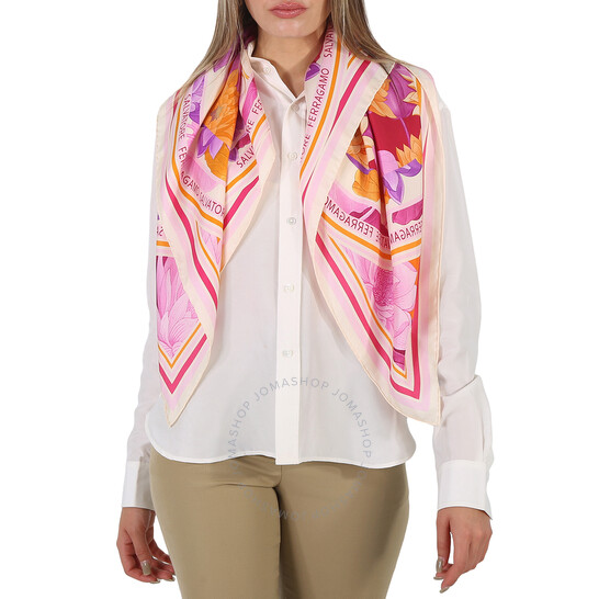スカーフ Ferragamo Scarves Palazzo Spini Feroni print silk foulard - Women | Ferragamo