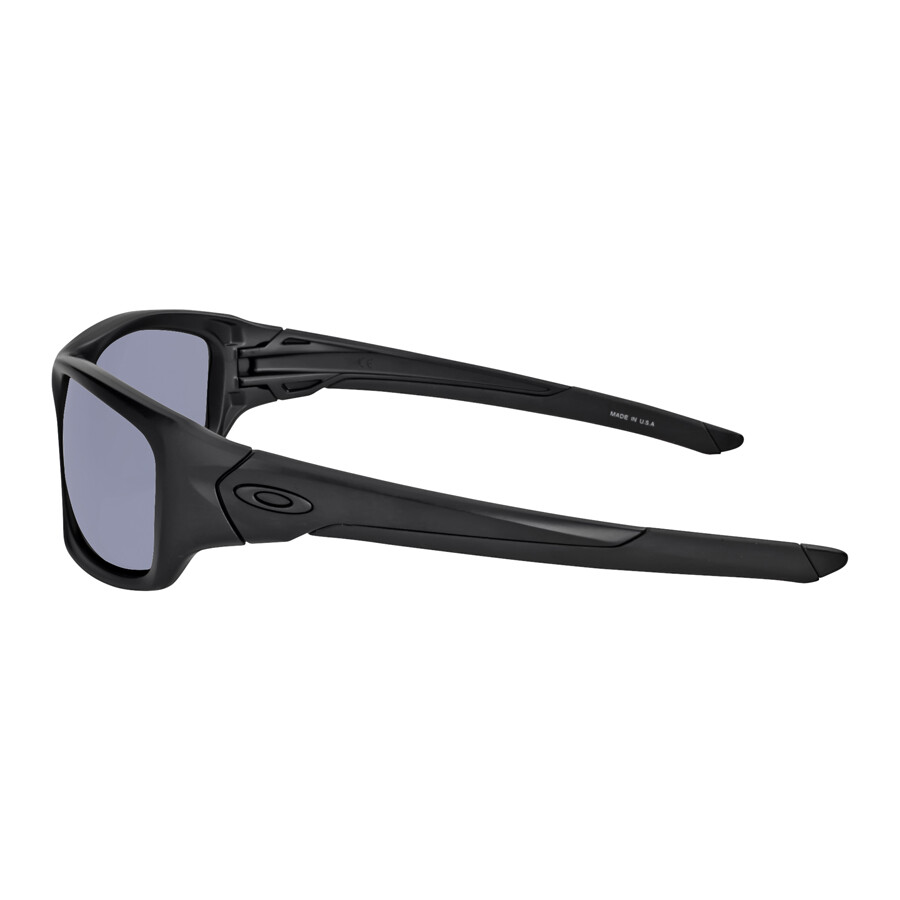 oakley covert