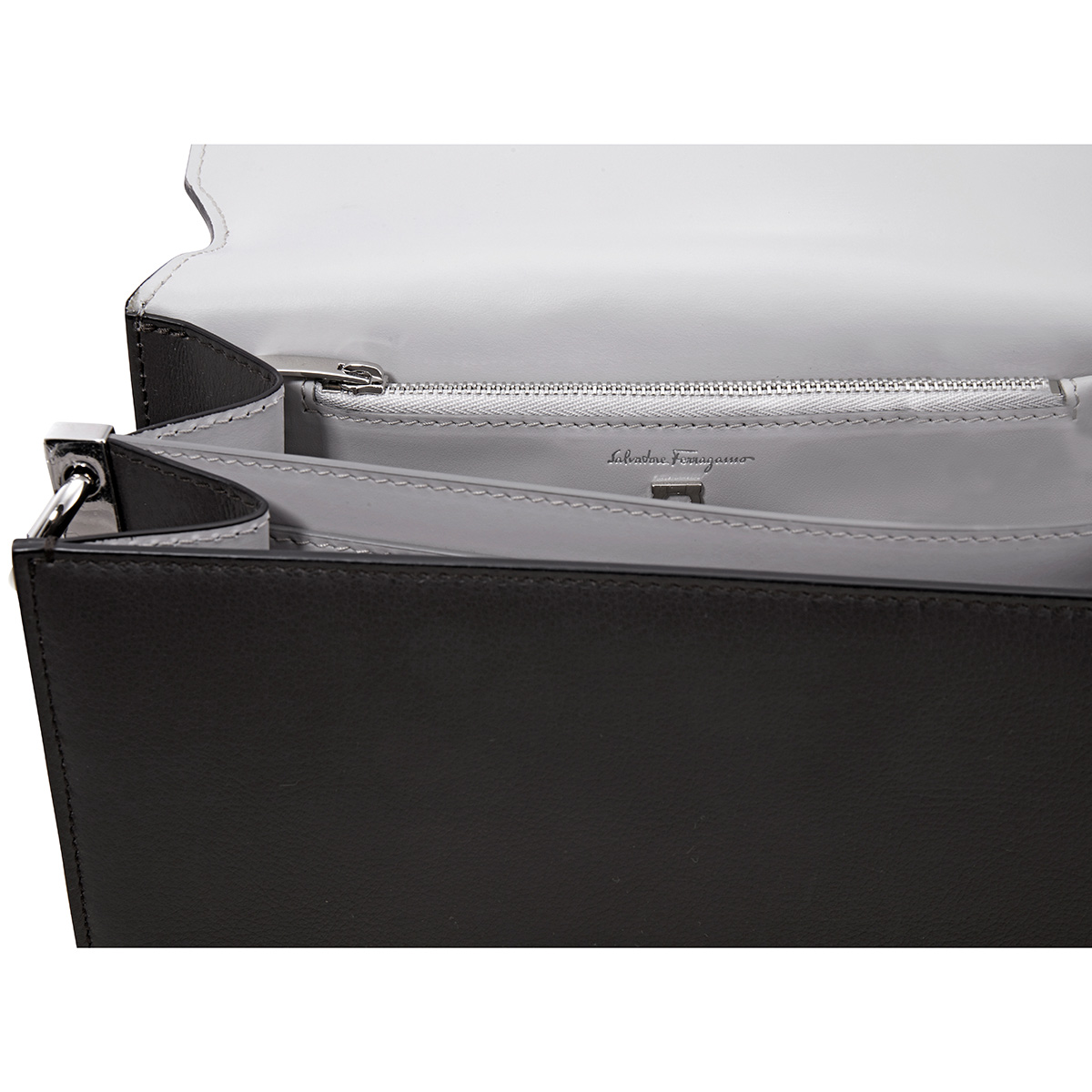 Ferragamo Salvatore Ferragamo Grey Ladies Joanne Leather Shoulder Bag 21H321 718481