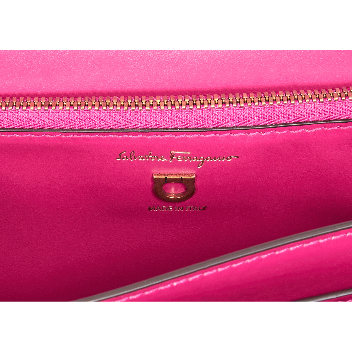 Ferragamo Salvatore Ferragamo Pink Joanne Leather Shoulder Bag 21H321 718475 8057453165253