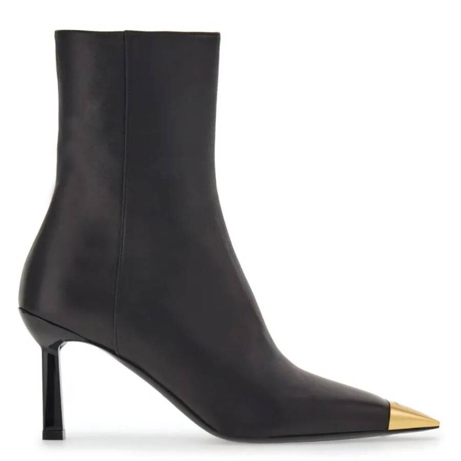 Ferragamo Amelia 70 Leather Ankle Boots In Black