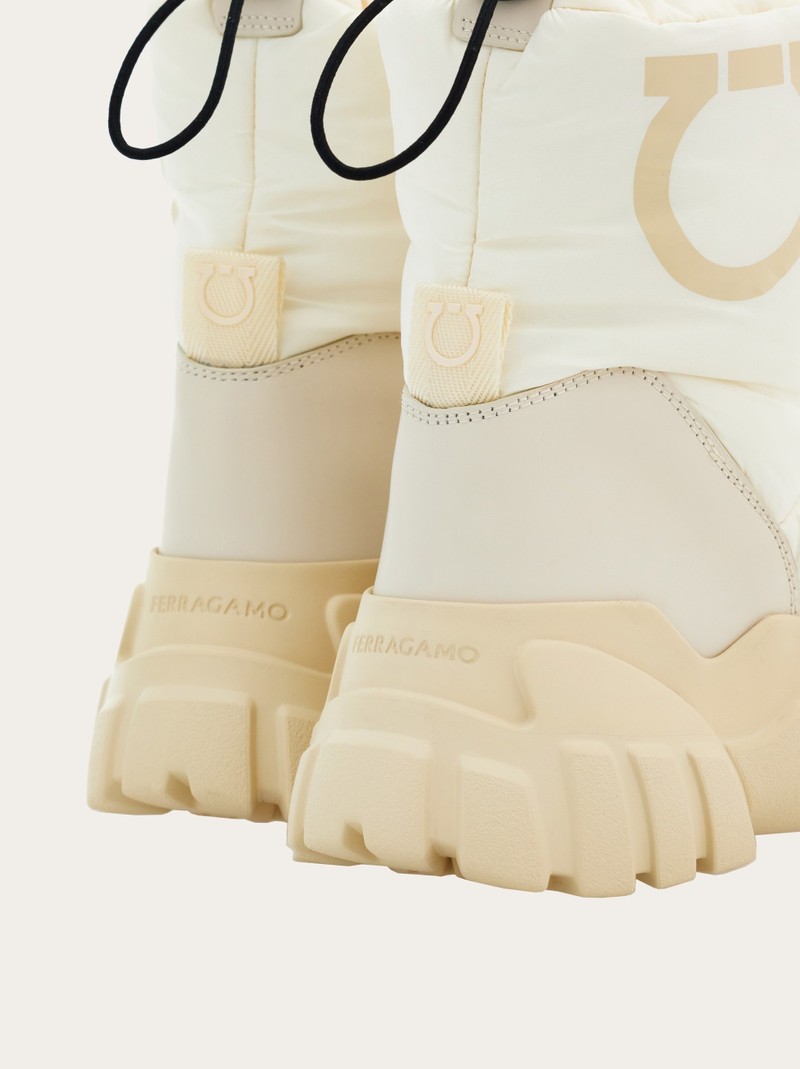 SALVATORE FERRAGAMO 데오데 간치니 패딩 스키 부츠