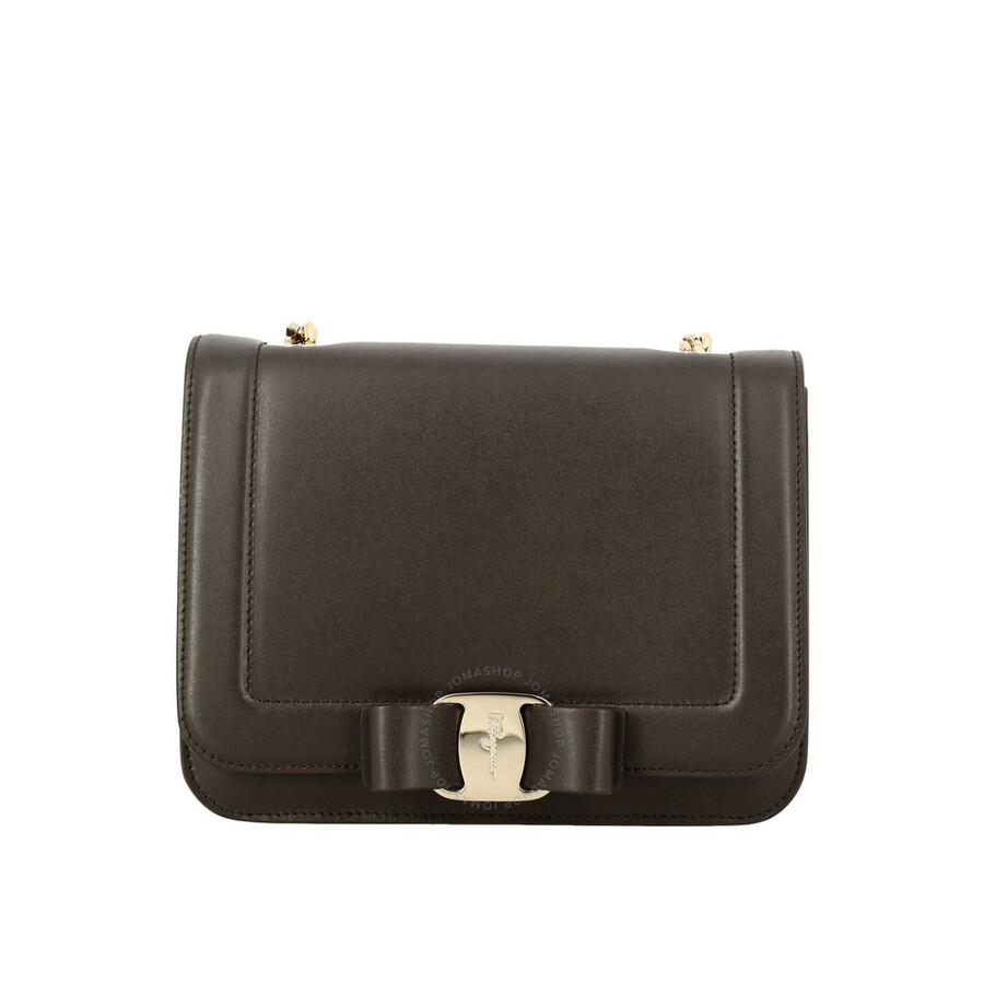 【Salvatore Ferragamo】☆NEW VARA Cross ショルダーバッ.グ Ferragamo VARA金具ショルダーバッグ