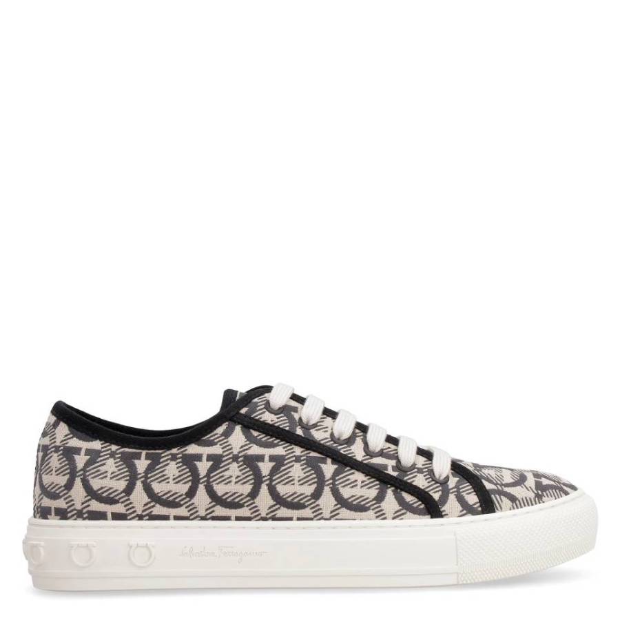 靴 Salvatore Ferragamo Ferragamo Wimbledon Gancini Low-Top Sneakers, Size 8 C 035303
