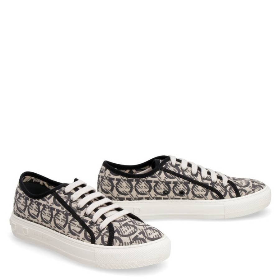 SALVATORE FERRAGAMO 윔블던 간치니 로우탑 스니커즈