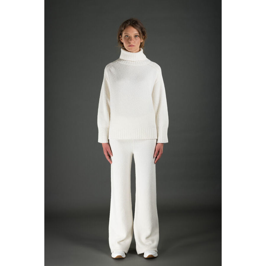 Moorer Women's White Turtleneck Relaxed Sweater In ["white"]
