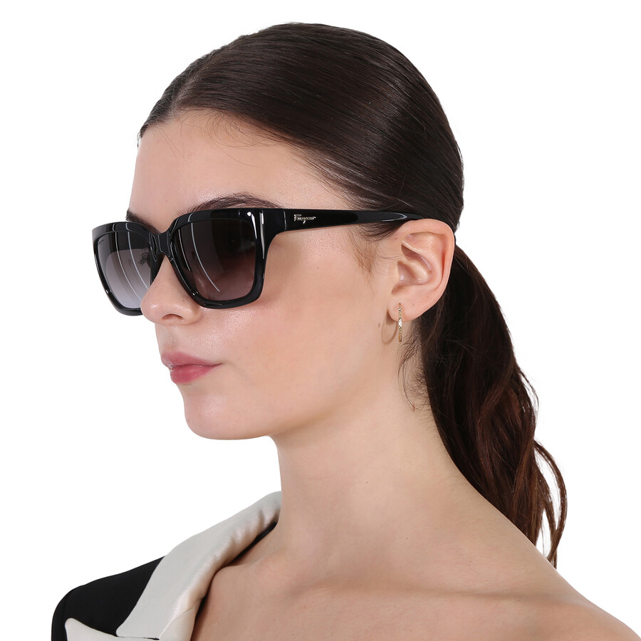 Ferragamo Grey Rectangular Ladies Sunglasses Sf1018s 001 59 In Black / Grey