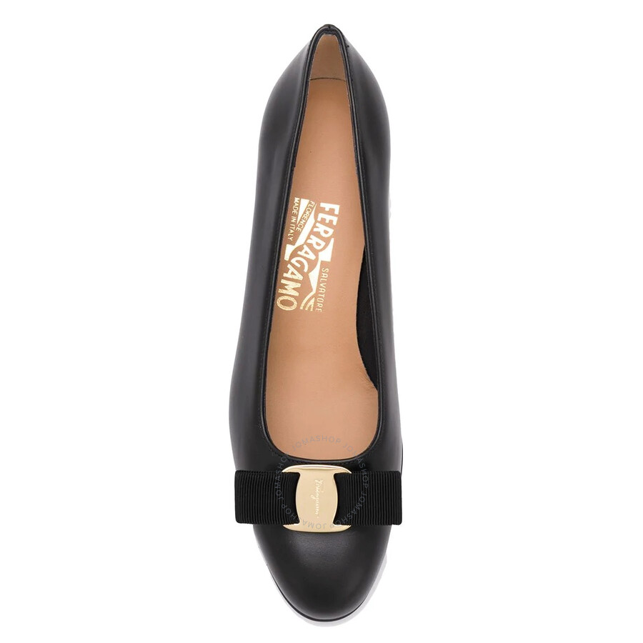 Ferragamo Vara 1 Wrapped Heel Pumps In Black