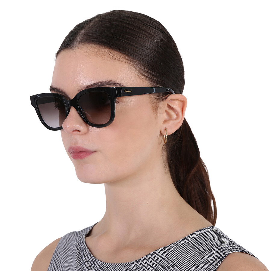 Shop Ferragamo Salvatore  Smoke Gradient Square Ladies Sunglasses Sf1066s 001 52 In Black