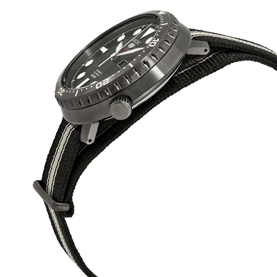 breitling avenger uk